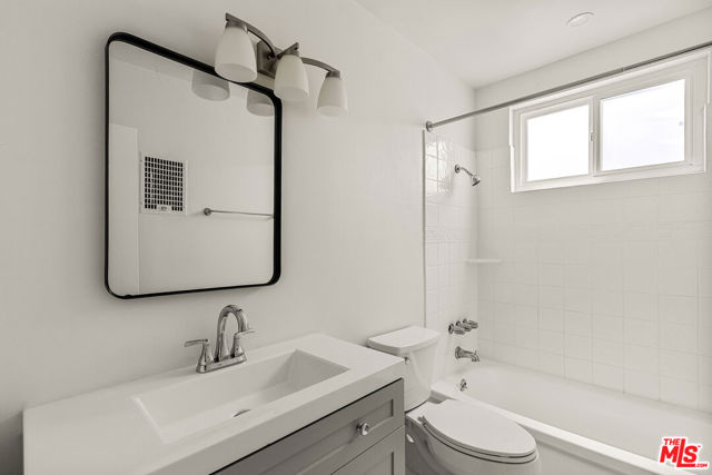 1006 Havenhurst, Los Angeles CA: https://media.crmls.org/mediaz/e16fecfc-a382-4495-9acd-718dbd61b824.jpg