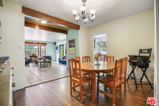 3007 W Clark Avenue, Burbank CA: https://media.crmls.org/mediaz/e1702fe4-2b28-46a6-98b6-e5dfb2a88f51.jpg