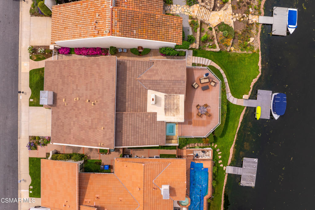 https://media.crmls.org/mediaz/e170bfc8-7aa8-4d8d-a410-80d8e47623a7.jpg?preset=X-Large