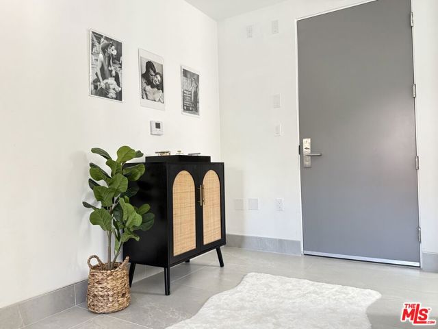 834 S Shenandoah Street, Los Angeles CA: https://media.crmls.org/mediaz/e170e26b-9c54-484c-875c-051307eb8081.jpg