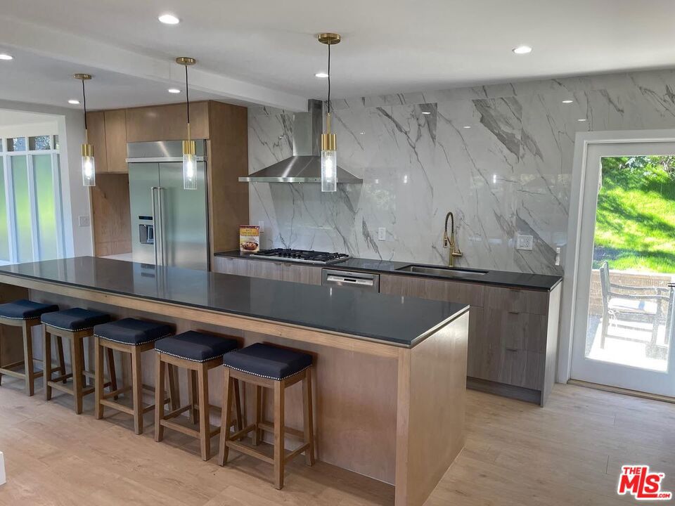 15434 Mulholland Drive