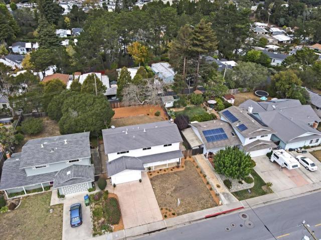 621 Monterey Avenue, Capitola CA: https://media.crmls.org/mediaz/e171f50f-7b1e-4d55-89f2-c9b0f8d3225b.jpg