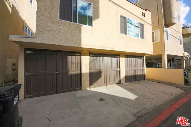 247 MANHATTAN Avenue, Hermosa Beach, California 90254, ,Residential Income,Sold,MANHATTAN,21112269