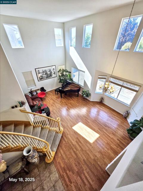 881 Meadow View Dr, Richmond CA: https://media.crmls.org/mediaz/e172b67d-3de7-4a5b-b081-7ed31c32596c.jpg