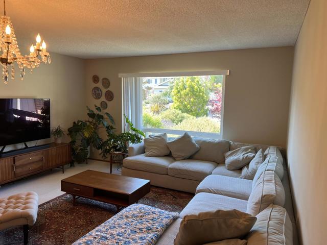 2756 Comstock Circle, Belmont CA: https://media.crmls.org/mediaz/e172f895-6ae7-46e7-abbf-acb082171723.jpg