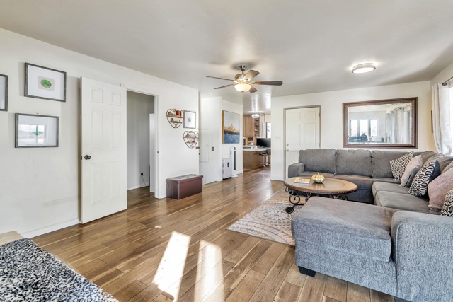 71 Taylor Pl, Bethel Island CA: https://media.crmls.org/mediaz/e1732467-4a34-42c2-926f-f67f40612bbb.jpg