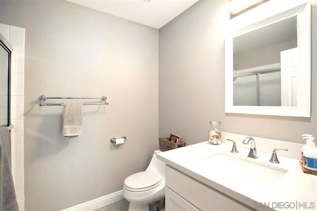 3949 Caminito Del Mar Surf, San Diego CA: https://media.crmls.org/mediaz/e173389c-dce1-417b-9d0e-9085a5eaf644.jpg