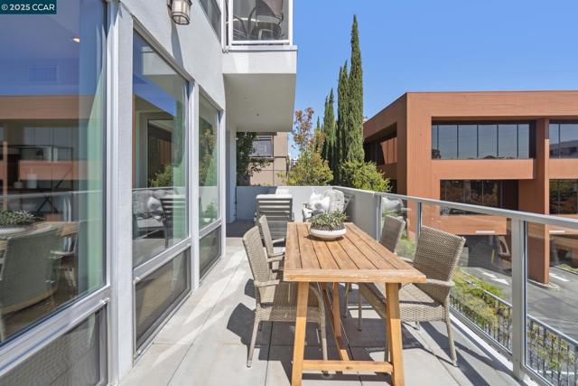 1756 Cole Ave, Walnut Creek CA: https://media.crmls.org/mediaz/e173efae-923a-4aba-b48e-9210716003f5.jpg
