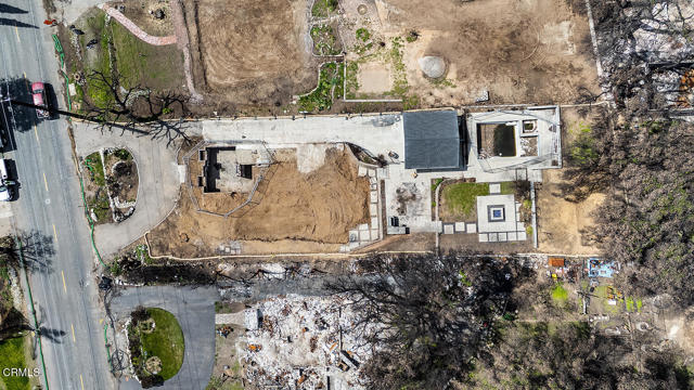 369 E Altadena Dr, Altadena CA: https://media.crmls.org/mediaz/e17444c3-eaec-4fd5-90cc-74be872ecbc5.jpg