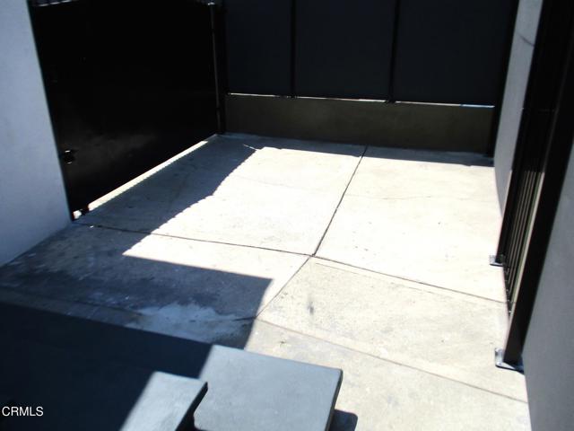 1121 La Puerta Street, Los Angeles CA: https://media.crmls.org/mediaz/e1747c68-d707-4432-8159-c5c67242398f.jpg