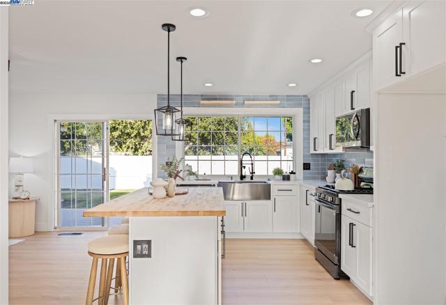 2656 Hilton St, Union City CA: https://media.crmls.org/mediaz/e174e1b5-8375-4eb3-a0c0-3398a6046df8.jpg