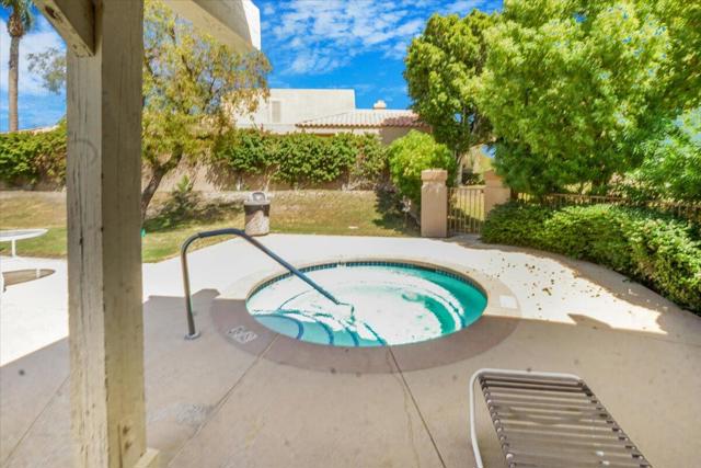 23 Pine Valley Drive, Rancho Mirage CA: https://media.crmls.org/mediaz/e176062b-54d5-42a9-86f7-8f566b166714.jpg