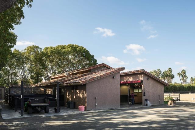 Image 32 of 39 For 15731 Via De Santa Fe