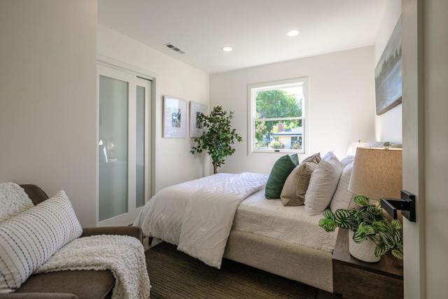 308 B Street, Redwood City CA: https://media.crmls.org/mediaz/e176b925-bd59-4e1e-a223-c9549e465205.jpg