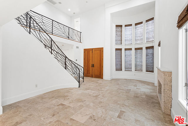 4510 Tyrone Avenue, Sherman Oaks CA: https://media.crmls.org/mediaz/e176dea6-753c-4c8c-b8a2-621c8dc6fc02.jpg