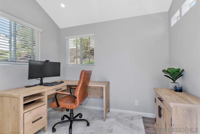 13533 Mora Cir, Poway CA: https://media.crmls.org/mediaz/e176eca8-f17d-4a95-80db-735f5cbf130d.jpg