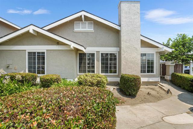 231 Riverview Way, Oceanside CA: https://media.crmls.org/mediaz/e176f3da-3175-4f0b-b4c7-7585b1658c2a.jpg