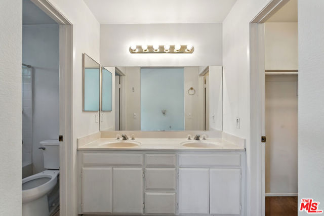 4044 Rosemead Boulevard, Pico Rivera CA: https://media.crmls.org/mediaz/e176fbaa-35ab-49ff-bdad-29431d1b68c9.jpg