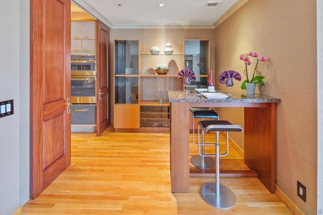 700 Front St, San Diego CA: https://media.crmls.org/mediaz/e17731c8-0d1f-47d2-966a-b7fd682bc41b.jpg