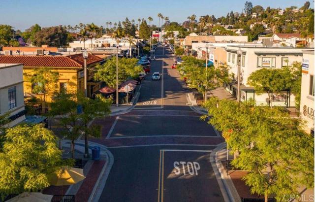 4818 4832 1/2 Palm Avenue, La Mesa CA: https://media.crmls.org/mediaz/e17732d0-6d80-4978-ab56-75af54012acf.jpg
