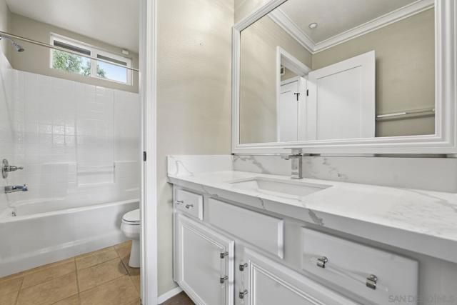 6467 Alexandri Cir, Carlsbad CA: https://media.crmls.org/mediaz/e177a083-50ea-424f-9100-7c2658e746a6.jpg