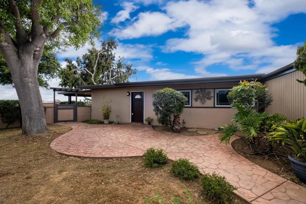 2246 Meadow Lark Dr, San Diego, CA 92123