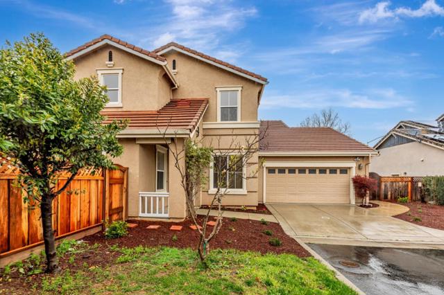 9135 Desiderio Way, Gilroy CA: https://media.crmls.org/mediaz/e1781946-d05c-41cd-b0a9-e677f11099ef.jpg