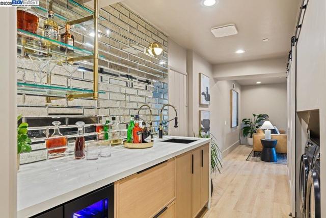 833 Polk St, Albany CA: https://media.crmls.org/mediaz/e178bc80-5194-4eb9-9e97-90adc52c7076.jpg
