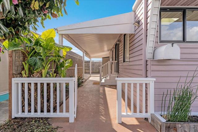 750 47th Avenue, Capitola CA: https://media.crmls.org/mediaz/e178e658-6a55-4a4d-a092-f7f778abe973.jpg