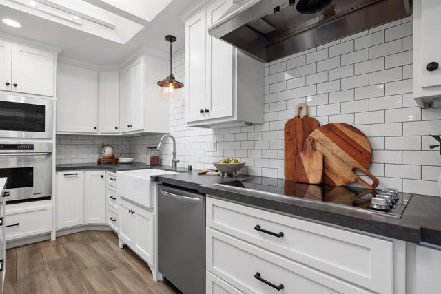 155 Mexicali Court, Solana Beach CA: https://media.crmls.org/mediaz/e178f4c2-1402-454a-8180-aacd3af48d51.jpg