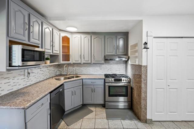 998 Hensley Avenue, San Bruno CA: https://media.crmls.org/mediaz/e1795446-be67-405e-a3da-16e5b97aa02b.jpg