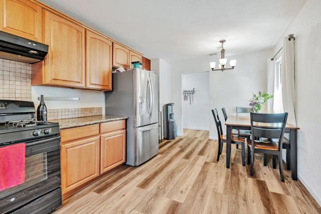 2105 Geneva Drive, Modesto CA: https://media.crmls.org/mediaz/e1796390-db43-49f6-815f-c62b1a569943.jpg