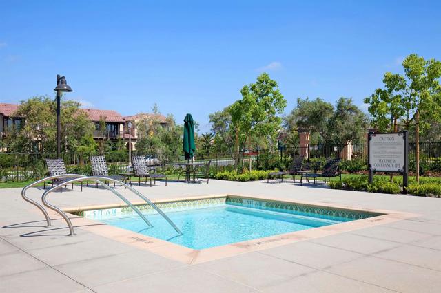 107 Starbright, Irvine CA: https://media.crmls.org/mediaz/e179ab5f-7bf8-4740-8444-61ff60908cc0.jpg