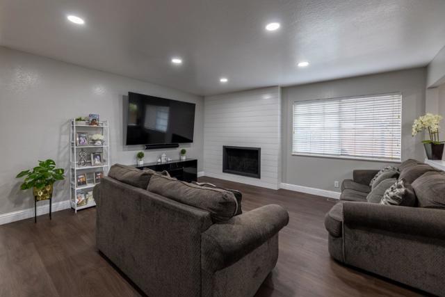 808 Saratoga Drive, Salinas CA: https://media.crmls.org/mediaz/e17a9006-ccb3-4e65-9c6a-a81cbb472cbf.jpg