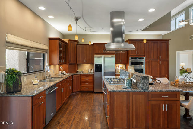 872 Flores De Oro, South Pasadena CA: https://media.crmls.org/mediaz/e17ac36c-e213-44f1-9a98-330ab3aa857f.jpg