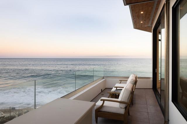 2900 E Cliff Drive, Santa Cruz CA: https://media.crmls.org/mediaz/e17b742f-77a9-4cbd-9941-6076ac442317.jpg