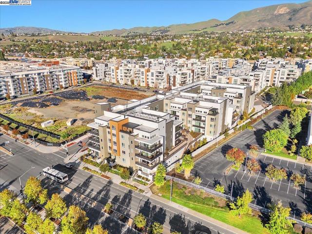 2250 Kilowatt Way, Fremont CA: https://media.crmls.org/mediaz/e17be922-12c2-4819-8334-49661767187e.jpg