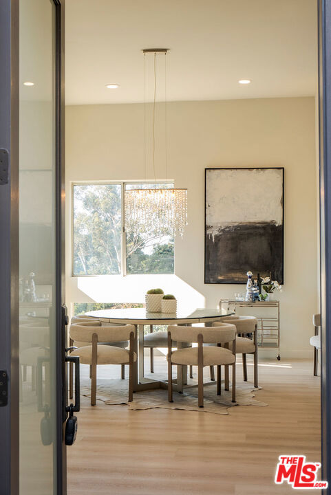 7209 Sunnydip Trail, Los Angeles CA: https://media.crmls.org/mediaz/e17bf080-812c-42f7-9d4e-17cbdaacfc1d.jpg