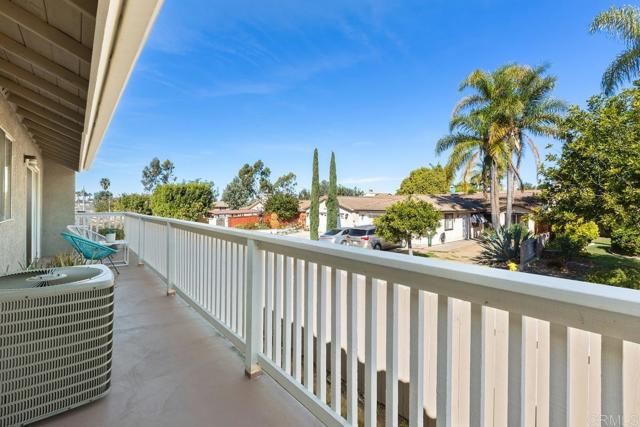 Detail Gallery Image 33 of 42 For 1330 Palomar Pl #7,  Vista,  CA 92084 - 3 Beds | 2 Baths