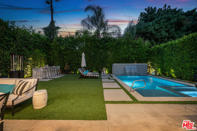 4365 Kraft Avenue, Studio City CA: https://media.crmls.org/mediaz/e17c5bfa-17d4-44a2-b5a4-f1d6653ba68d.jpg