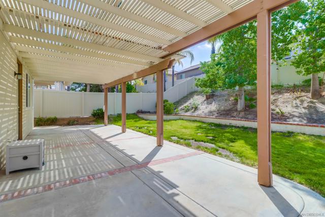 32411 Cassino Court, Temecula CA: https://media.crmls.org/mediaz/e17c9b80-f3f1-4d5d-b7ae-40b209e52d2e.jpg
