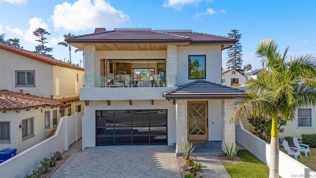 440 Pomona Avenue, Coronado CA: https://media.crmls.org/mediaz/e17d87fa-e825-4b2c-92b1-48e344e0e17d.jpg