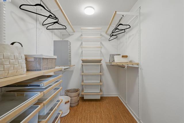 7380 Claremont Ave, Berkeley CA: https://media.crmls.org/mediaz/e17dba7a-00cc-4914-b8e4-55b1d41875b5.jpg
