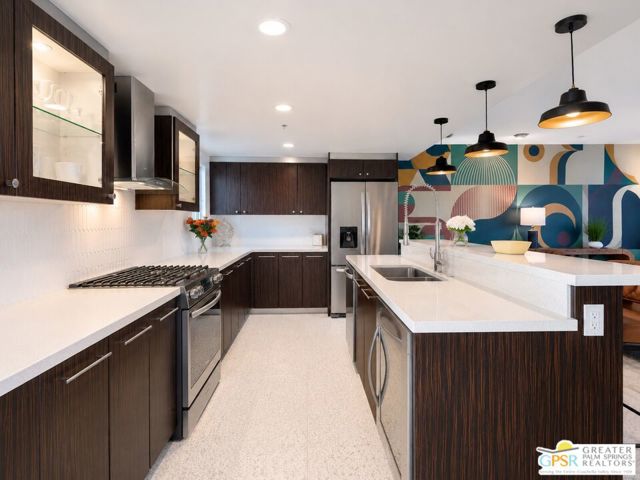 588 E San Lorenzo Road #204, Palm Springs, CA 92264