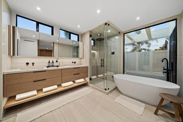 7372 76 Fay Ave, La Jolla CA: https://media.crmls.org/mediaz/e17e37ac-9da2-4a31-9c38-2cab0bf26fcb.jpg