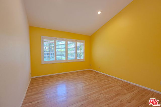 3926 Corte Cancion, Thousand Oaks CA: https://media.crmls.org/mediaz/e17f03f7-2ec4-44c6-9816-aebea7cb98ce.jpg