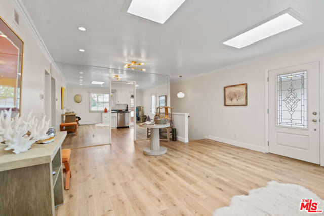 16951 Canyon Lane, Huntington Beach CA: https://media.crmls.org/mediaz/e17f54bf-cac5-465b-9482-d6ccb855ccec.jpg
