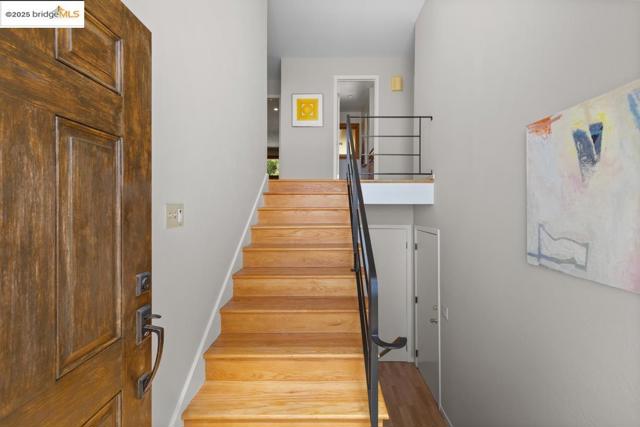 11718 Cranford Way, Oakland CA: https://media.crmls.org/mediaz/e17fe2e7-403e-4d44-9ae3-3fdd76ad1ff0.jpg