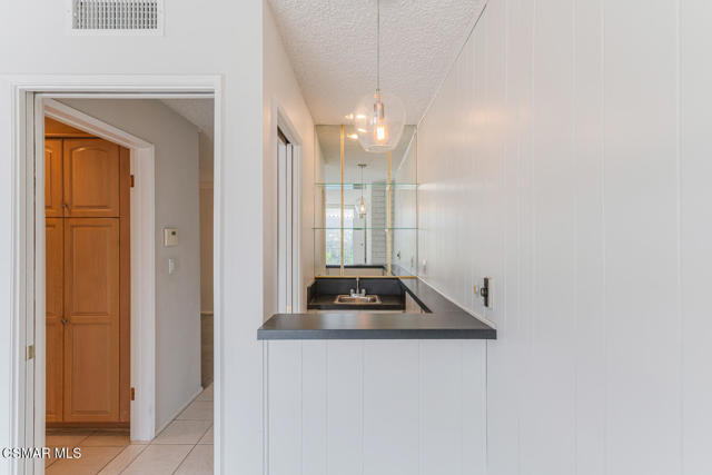 18854 Edleen Drive, Tarzana CA: https://media.crmls.org/mediaz/e1807208-c9f3-46de-a3b3-3ed726aaf1eb.jpg