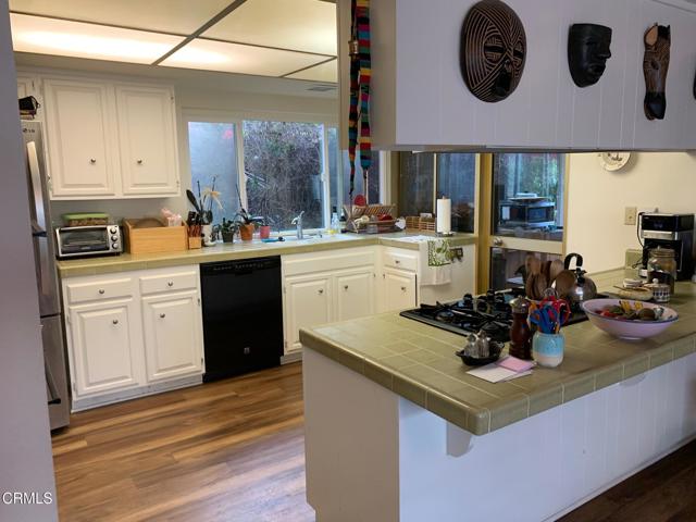 1238 Beachmont Street, Ventura CA: https://media.crmls.org/mediaz/e180cf6b-1e88-4d1d-af46-6b201ca781f5.jpg